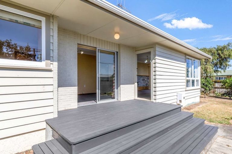 Photo of property in 32 Parsons Avenue, Levin, 5510