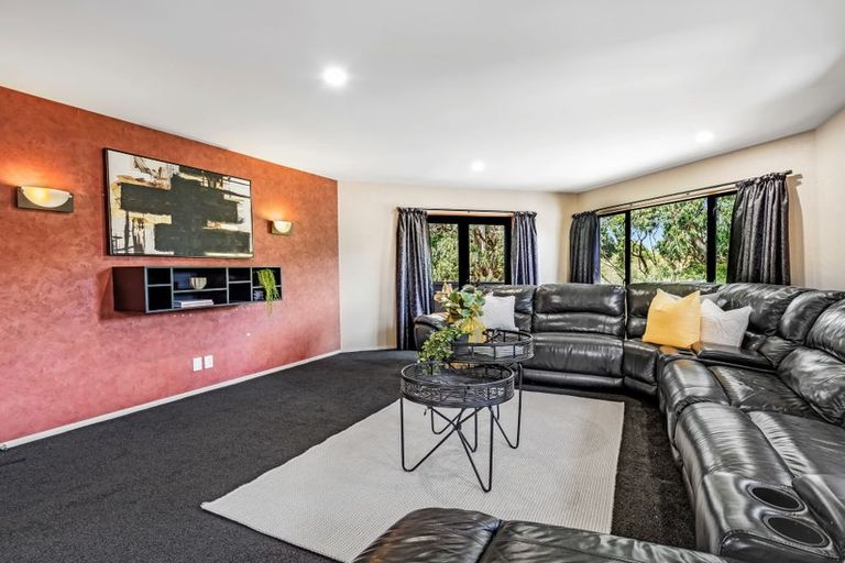 Photo of property in 52 Ruapehu Drive, Fitzherbert, Palmerston North, 4410