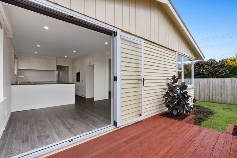 Photo of property in 9 Truby King Street, Merrilands, New Plymouth, 4312