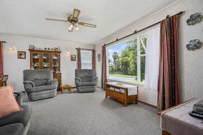 Photo of property in 88 Glendene Avenue, Glendene, Auckland, 0602