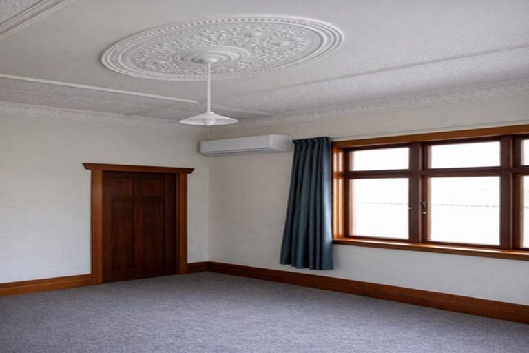 Photo of property in 210 Park Road, Hokowhitu, Palmerston North, 4410