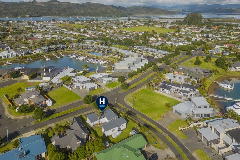 Photo of property in 2 Pelican Place, Whitianga, 3510