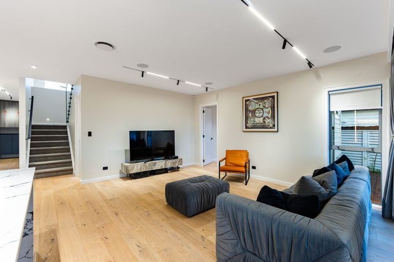 Photo of property in 4 Hanikura Street, Long Bay, Auckland, 0630