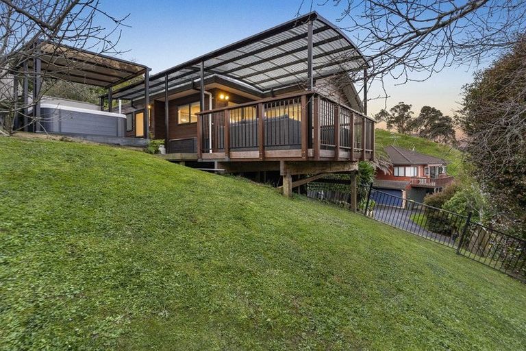 Photo of property in 1/6 Honeysuckle Lane, Mairangi Bay, Auckland, 0630