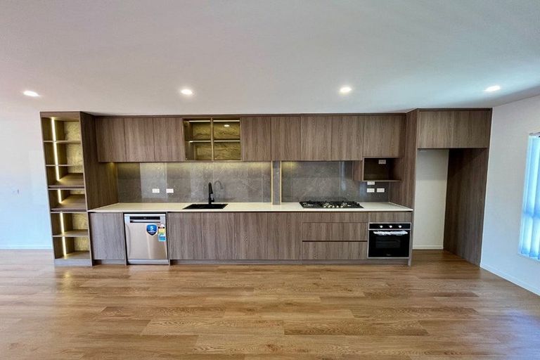 Photo of property in 41c Kelwyn Road, Kelston, Auckland, 0602