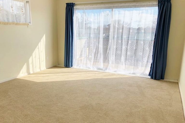 Photo of property in 28 Cranberry Place, Bucklands Beach, Auckland, 2012