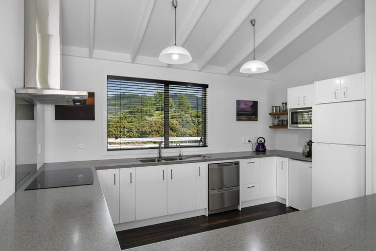 Photo of property in 16 Tanners Point Road, Tanners Point, Katikati, 3177