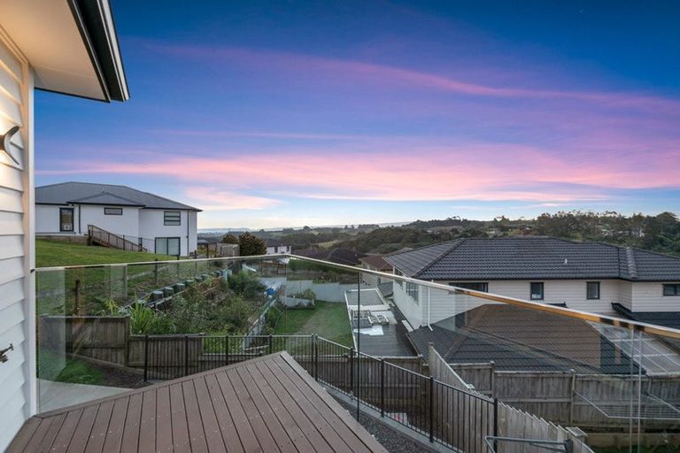 Photo of property in 32 Jabal Crescent, Totara Park, Auckland, 2105