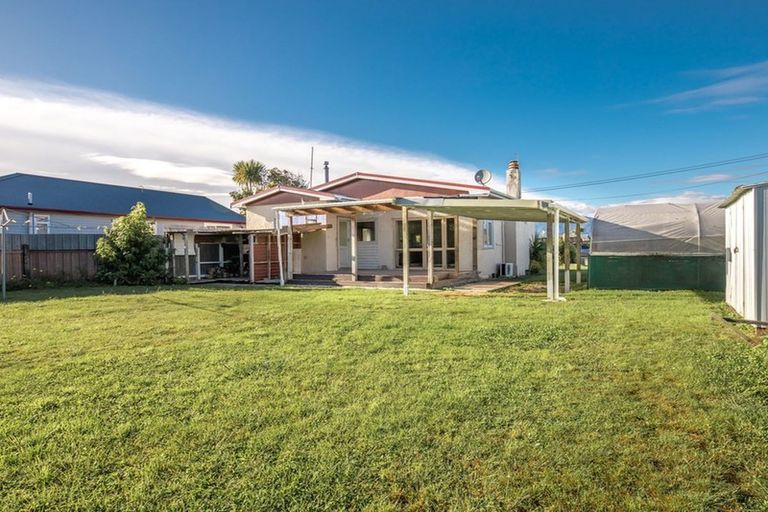 Photo of property in 21 Gladstone Street, Westport, 7825