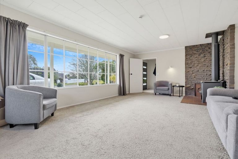 Photo of property in 35 Waitawa Place, Lynmore, Rotorua, 3010
