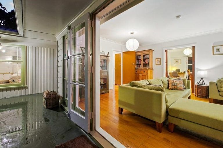 Photo of property in 13 Sylvan Valley Avenue, Titirangi, Auckland, 0604