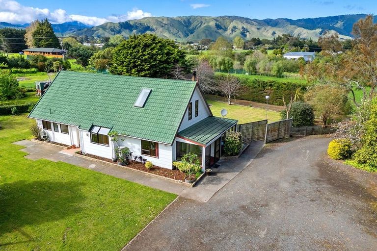 Photo of property in 44 Te Horo Beach Road, Te Horo, Otaki, 5581