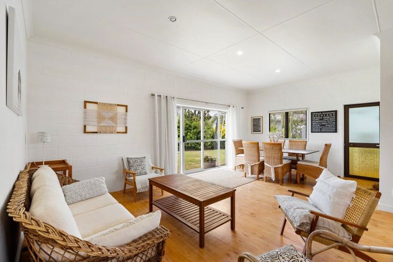 Photo of property in 1 Moana Drive, Mahia, 4198