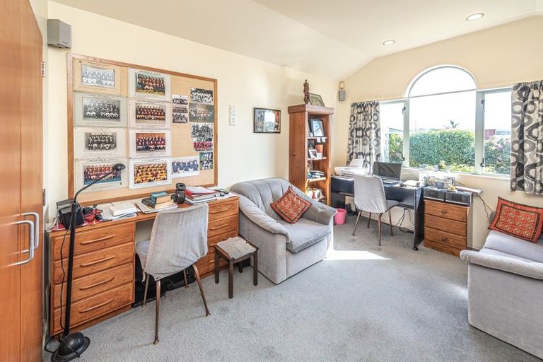 Photo of property in 1 Saint Helens Place, Tawhero, Whanganui, 4501