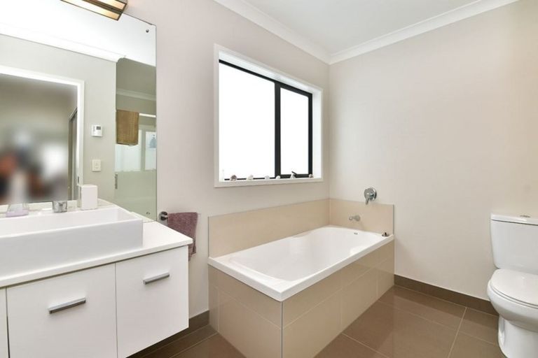 Photo of property in 7 Spyglass Street, Red Beach, 0932