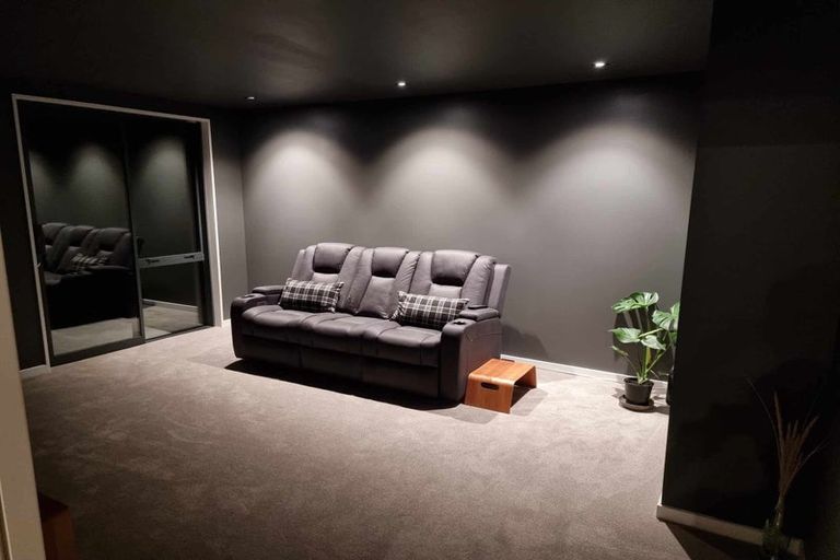 Photo of property in 12 Irvines Track, Halswell, Christchurch, 8025