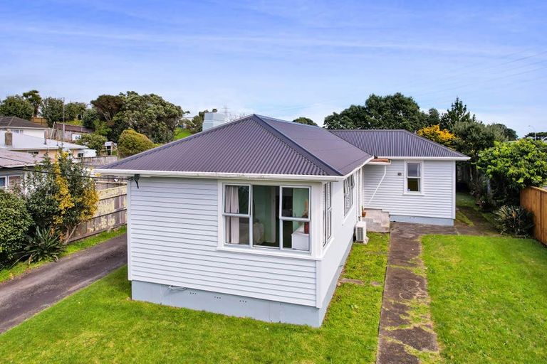 Photo of property in 31 Paritutu Road, Spotswood, New Plymouth, 4310