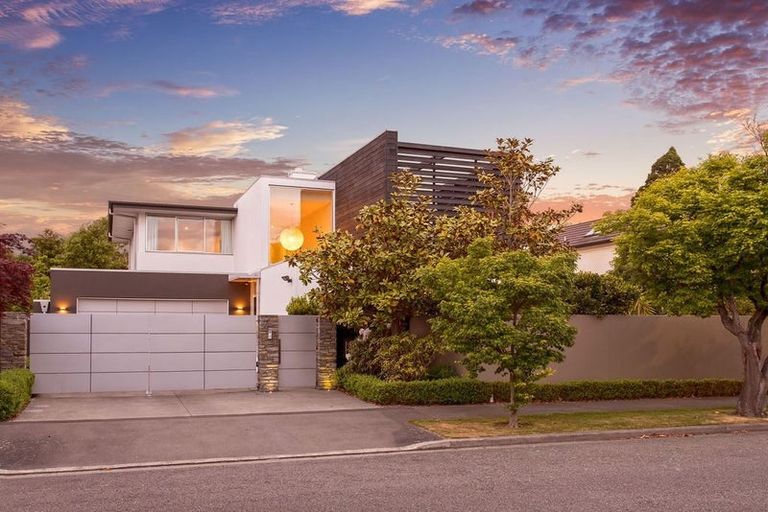 Photo of property in 8 Royds Street, Fendalton, Christchurch, 8014