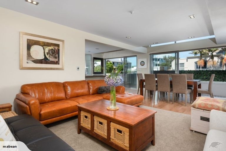 Photo of property in 2/23 Rita Street, Mount Maunganui, 3116