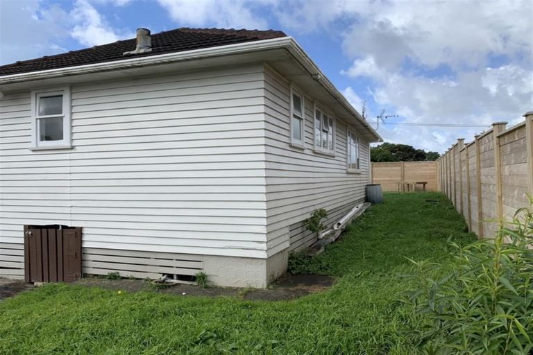 Photo of property in 1/121 Matipo Road, Te Atatu Peninsula, Auckland, 0610