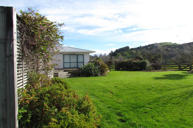 Photo of property in 1405 Masterton Castlepoint Road, Tauweru, Masterton, 5889