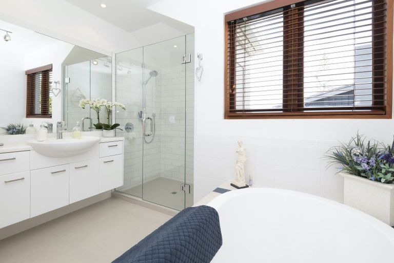 Photo of property in 16a Burford Place, Mellons Bay, Auckland, 2014