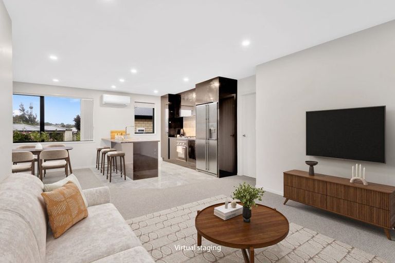 Photo of property in 8a Frederick Place, Whalers Gate, New Plymouth, 4310