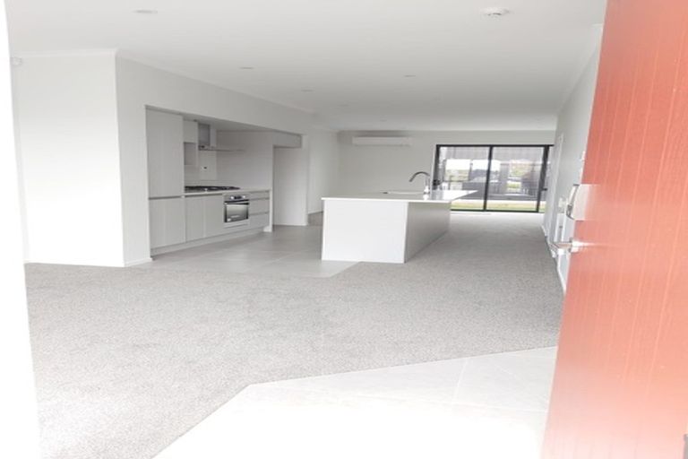 Photo of property in 32 Pennant Street, Long Bay, Auckland, 0630