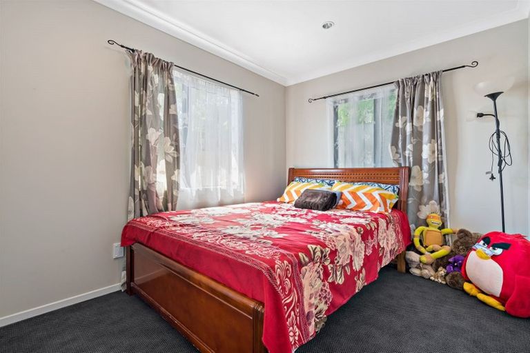 Photo of property in 39 Patts Avenue, Glendene, Auckland, 0602