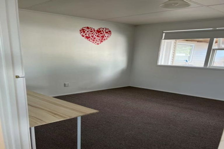 Photo of property in 11 Velma Road, Hillcrest, Auckland, 0627