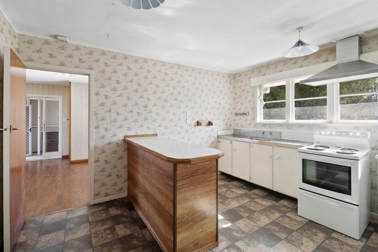 Photo of property in 2a Coniston Avenue, Te Atatu South, Auckland, 0610