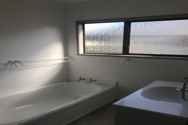 Photo of property in 2/81a Salisbury Road, Birkdale, Auckland, 0626