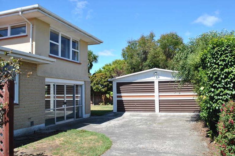 Photo of property in 17 Birkenhead Street, Avonhead, Christchurch, 8042