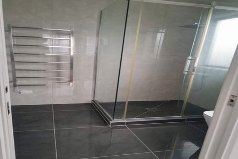 Photo of property in 21 Ascension Crescent, Orewa, 0931