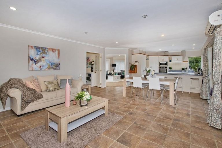 Photo of property in 14 Chatsfield Place, Te Kamo, Whangarei, 0112