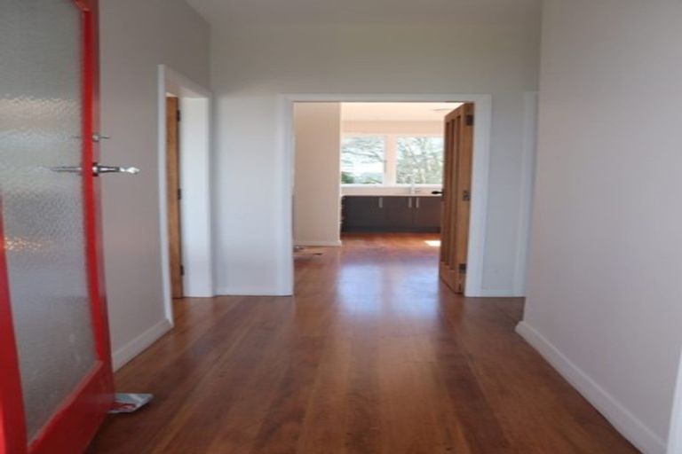 Photo of property in 19 Homebush Road, Khandallah, Wellington, 6035