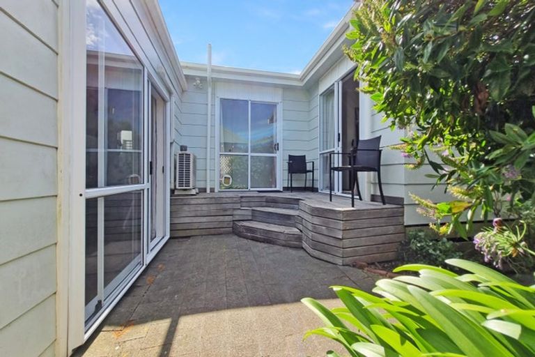 Photo of property in 16 Lawrence Street, Newtown, Wellington, 6021
