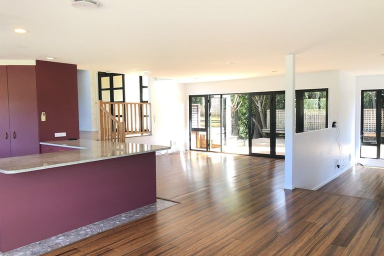Photo of property in 20 Belvedere Court, West Harbour, Auckland, 0618