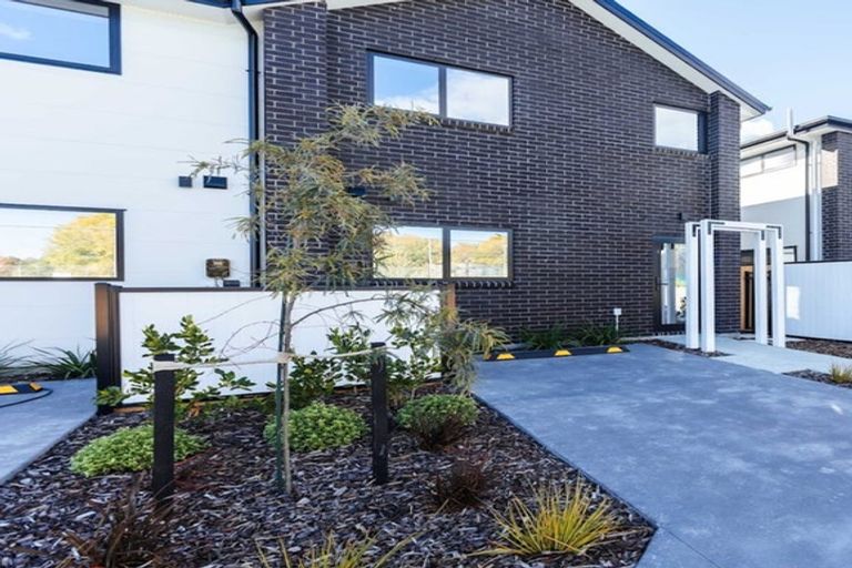 Photo of property in 1/10 Matata Place, Dallington, Christchurch, 8061