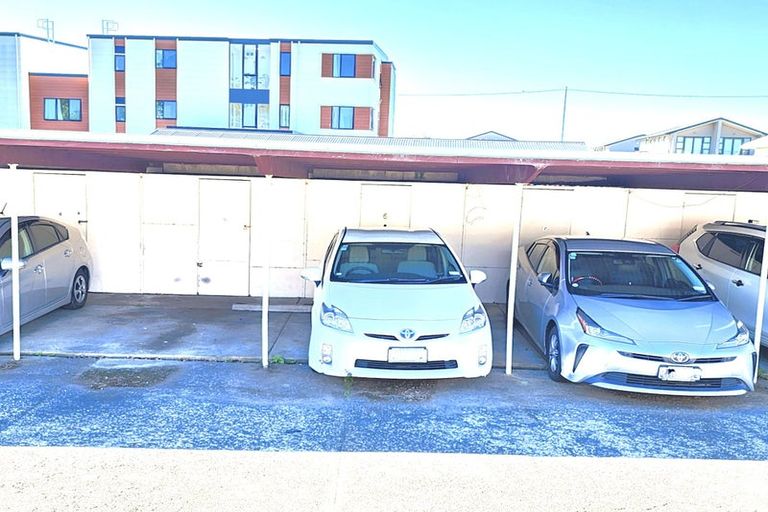 Photo of property in 28 Landscape Road, Papatoetoe, Auckland, 2025