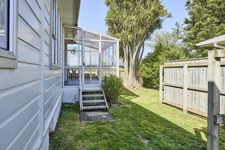 Photo of property in 57 Ranui Terrace, Tawa, Wellington, 5028