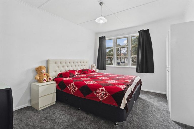 Photo of property in 3 Sellers Grove, Taita, Lower Hutt, 5011