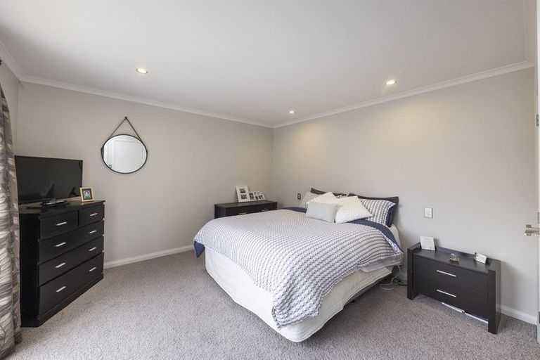 Photo of property in 6a Chelwood Street, Takaro, Palmerston North, 4412