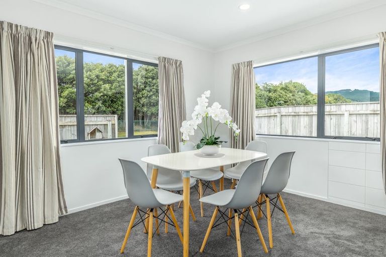 Photo of property in 18 Guildford Drive, Paraparaumu, 5032