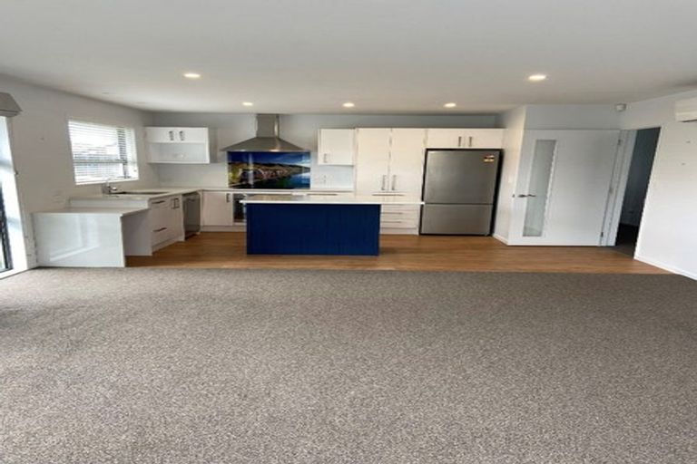 Photo of property in 30 Packard Crescent, Halswell, Christchurch, 8025