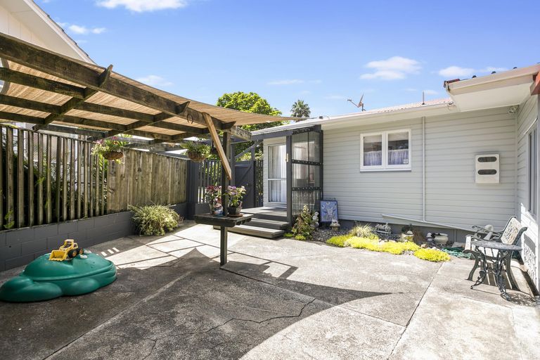 Photo of property in 88 Glendene Avenue, Glendene, Auckland, 0602