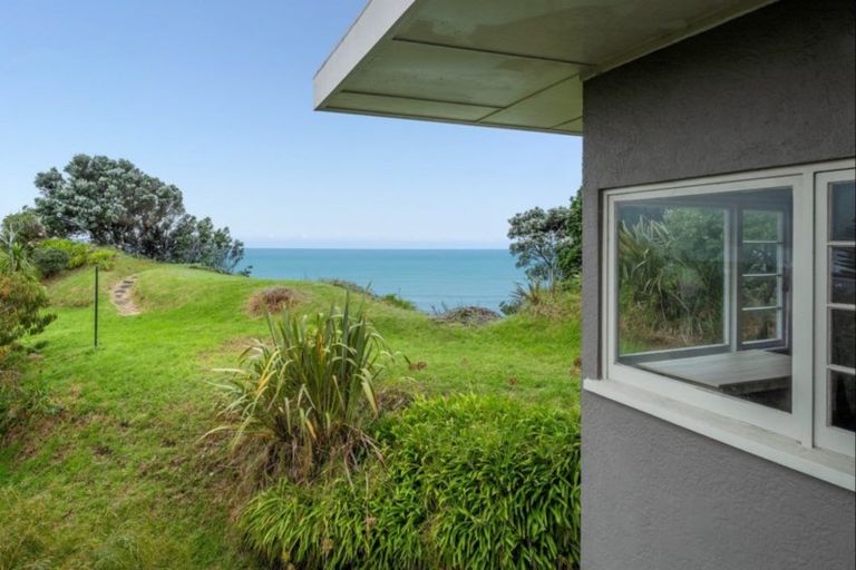 Photo of property in 16 Tuahine Crescent, Wainui, Gisborne, 4010