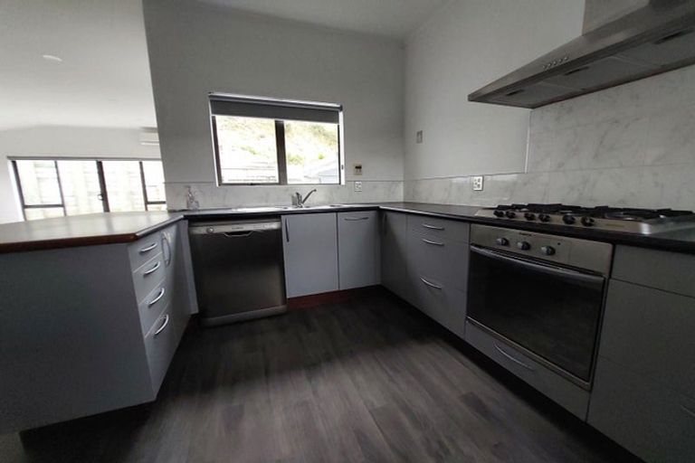 Photo of property in 6b Claverton Grove, Churton Park, Wellington, 6037