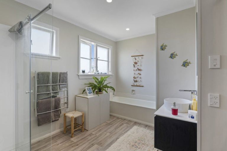 Photo of property in 140 Miranda Street, Stratford, 4332