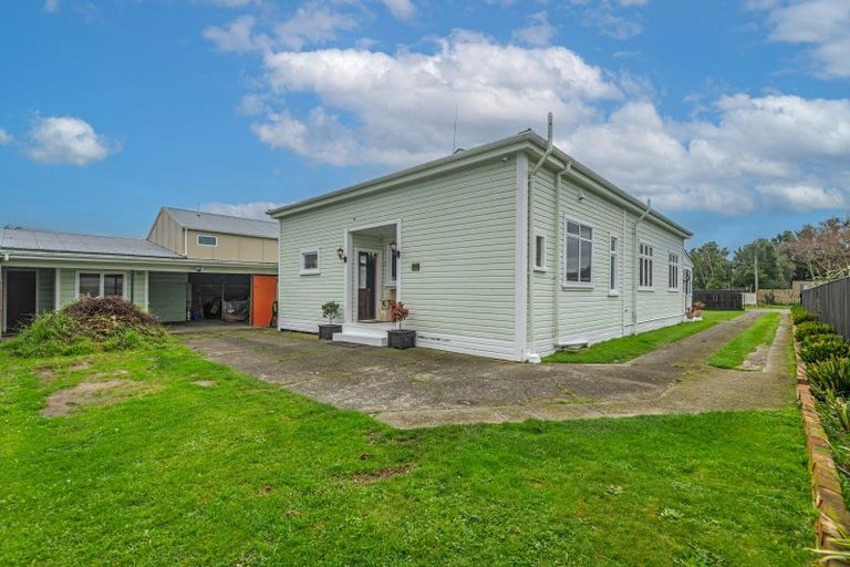 Photo of property in 22 Bowen Street, Woodville, 4920